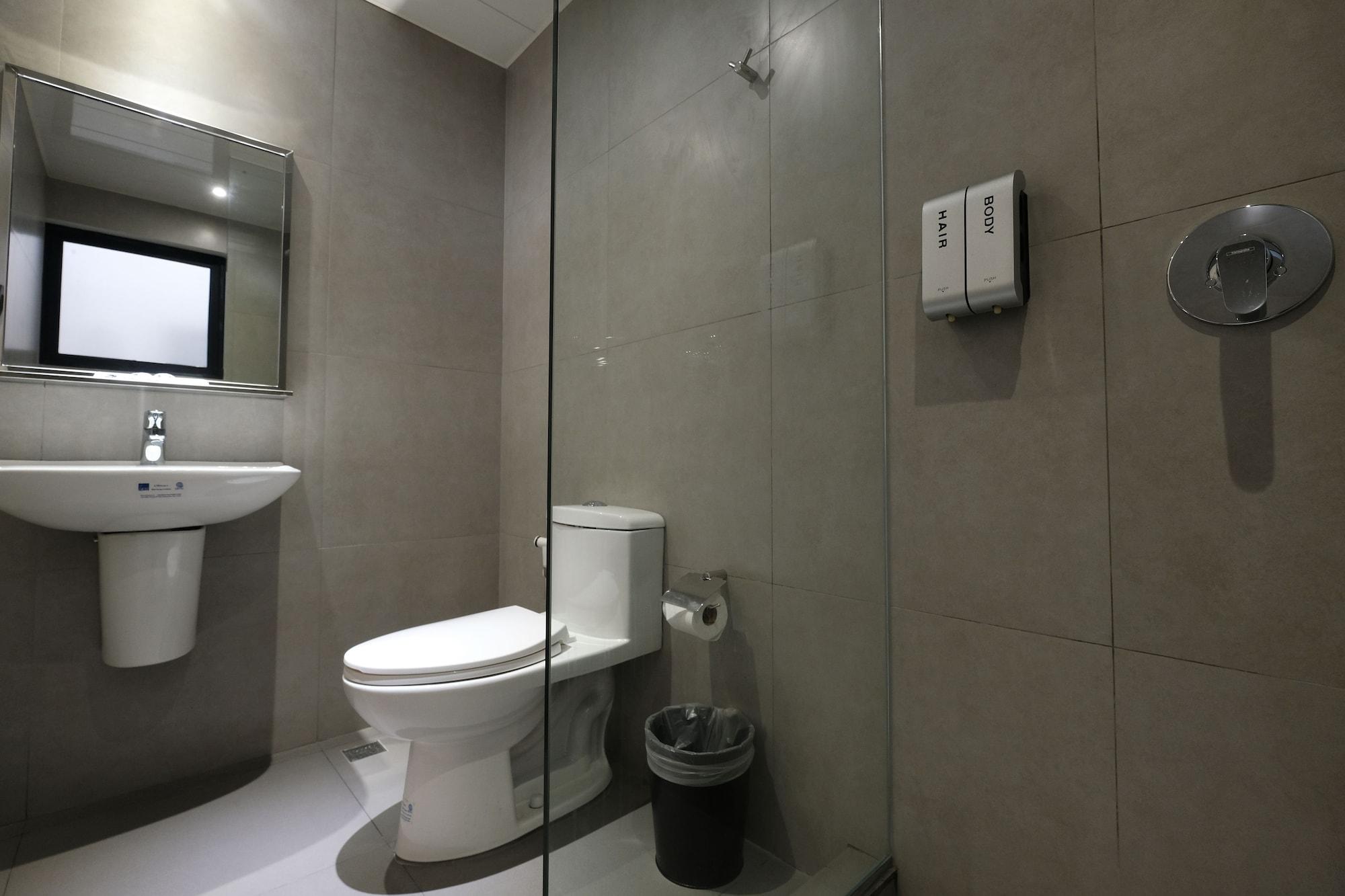 U Hotels Makati San Pedro Makati Eksteriør billede